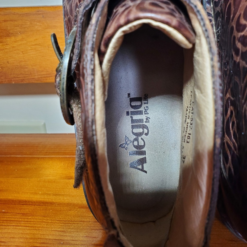 Alegria‎ Caiti Brown Embossed Leather Ankle Boot Bootie Blossom Size 37 US 6.5/7 - Picture 12 of 15